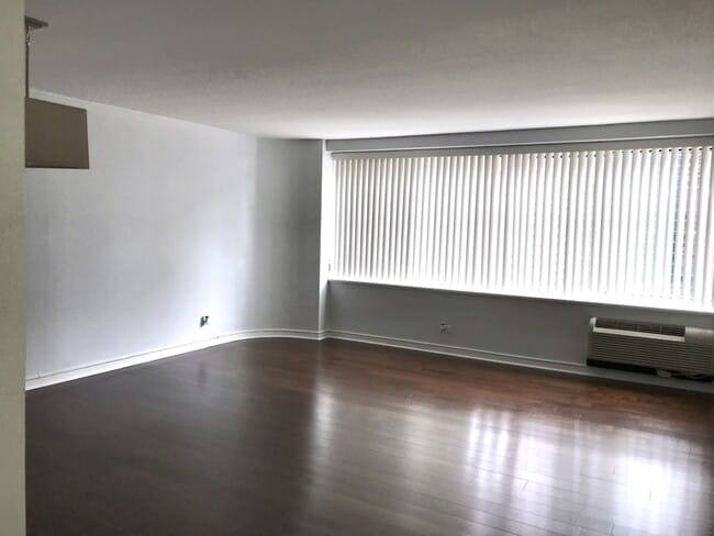 Building Photo - 211 E Ohio St