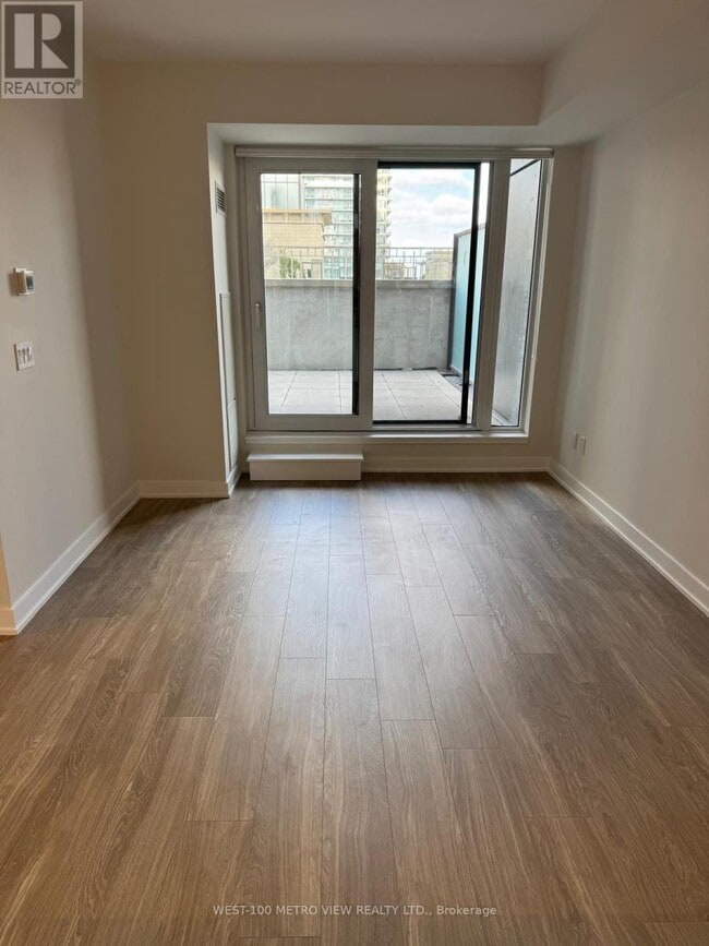 Building Photo - 430-430 Square One Dr