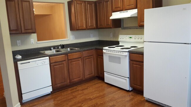 Building Photo - 2437 Piering Dr