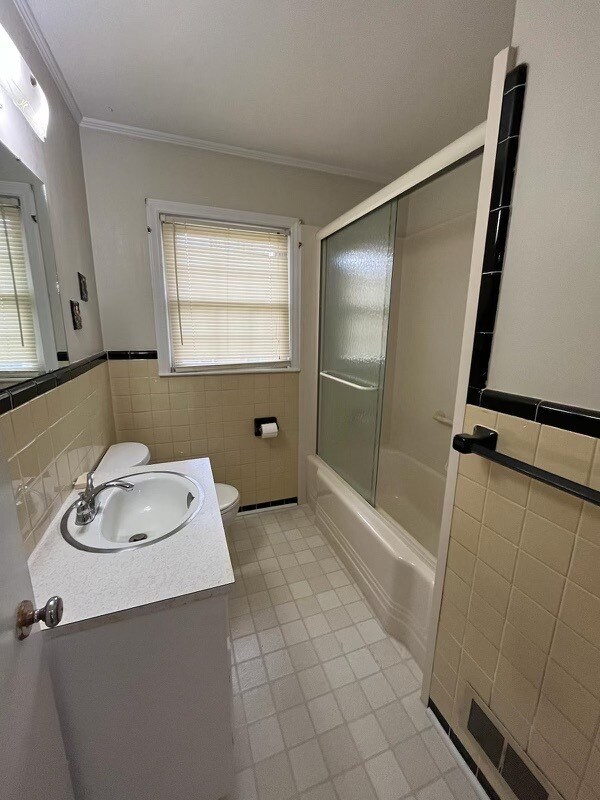 Foto del edificio - 229 Meadowbrook Dr