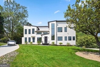 Building Photo - 1756 N Akin Dr NE