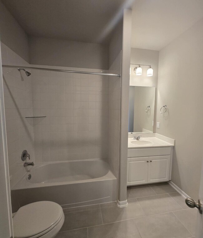Foto del edificio - 27502 Clear Breeze Dr