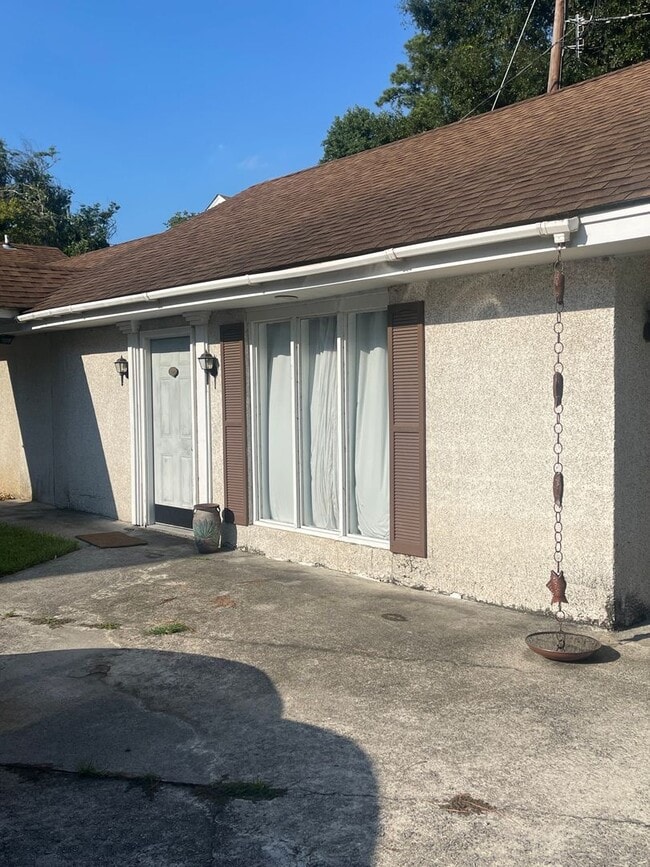 Building Photo - Wilmington Island Rental