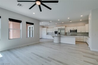 Building Photo - 11370 Merado Peak Dr