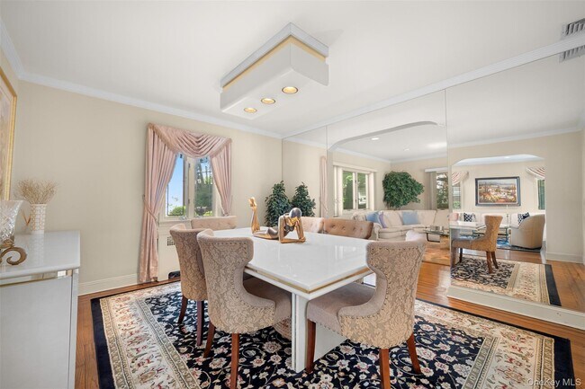 Foto del edificio - 23 Parkside Dr