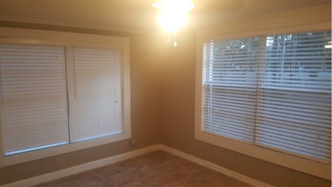 Foto del edificio - 1935 W Walnut St