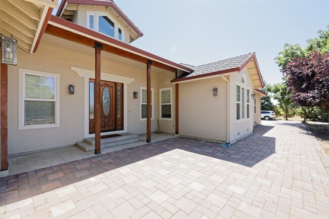 Building Photo - 3 br, 3 bath House - 3025 Godfrey Ave