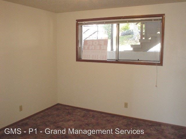 Foto del edificio - 2092-2098 Monroe Ave