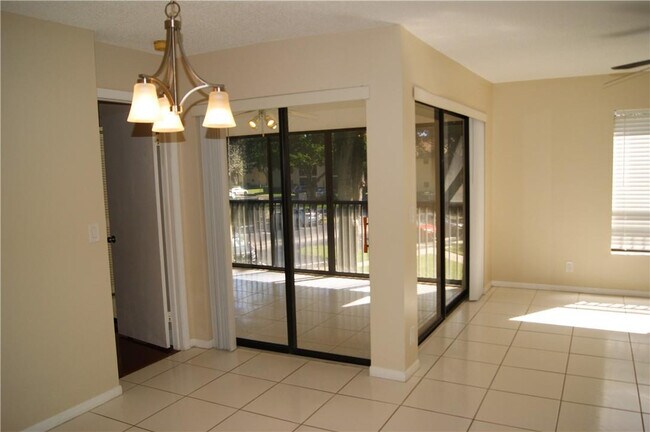 Foto del edificio - 3781 Cocoplum Cir