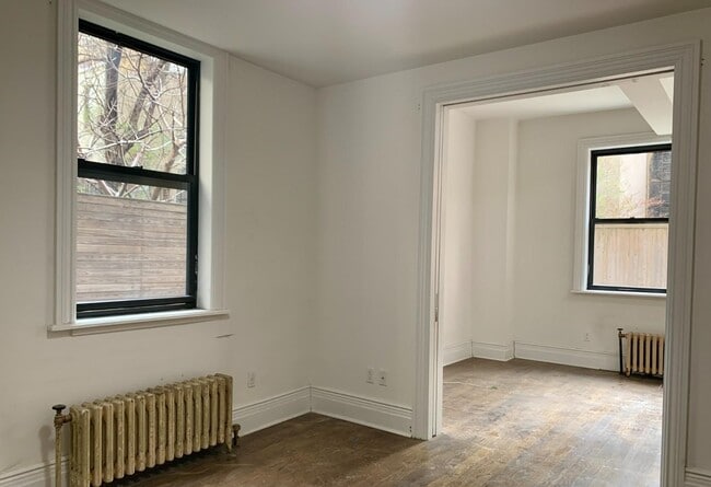 Building Photo - 160 W 73rd St