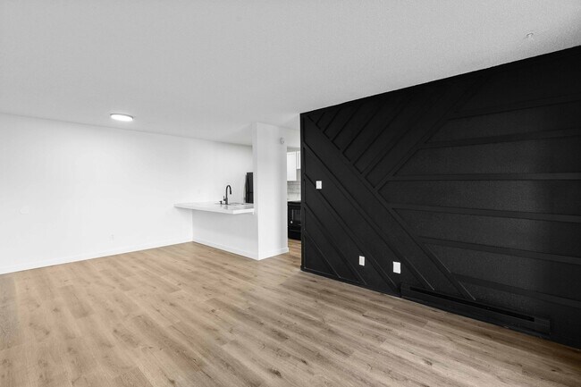 Foto del edificio - The Cypress | Elevated 2 Bedroom