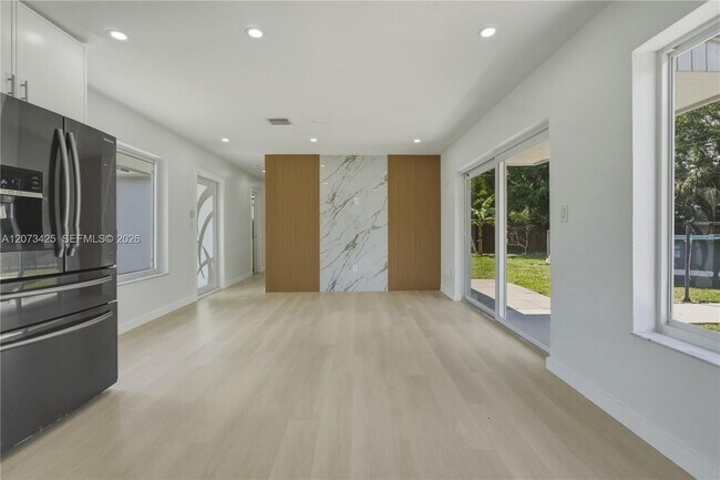 Foto del edificio - 20440 NW 20th Ct