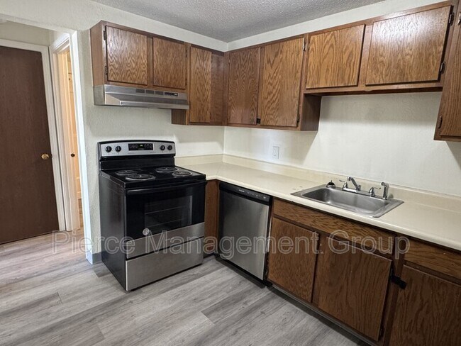 Foto del edificio - 20 Wolf Rd