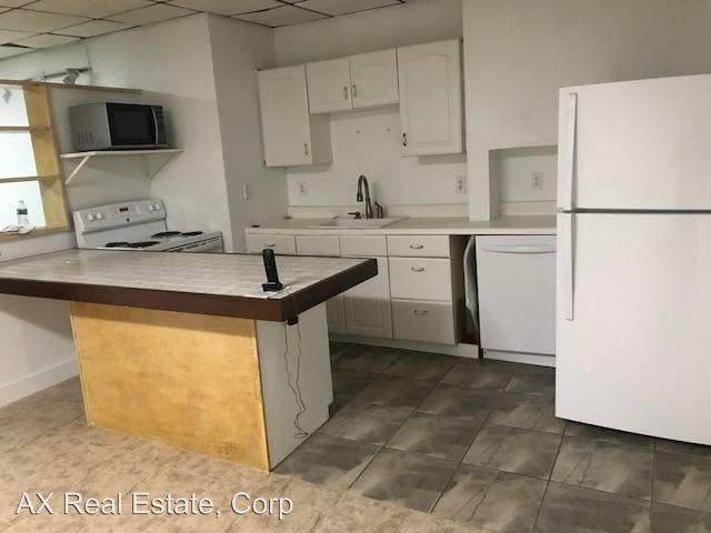 Building Photo - Studio, 1 bath Apartment - 333 Lake Drive