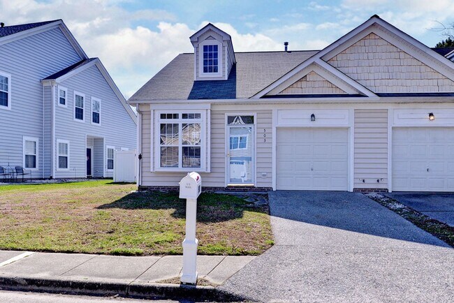 Foto del edificio - Spacious York County Duplex