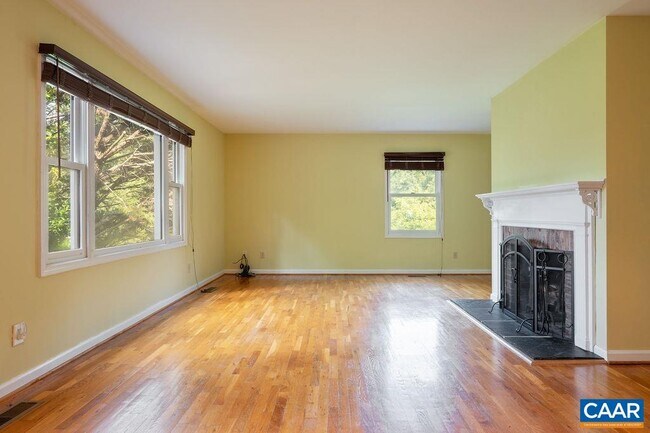 Foto del edificio - 540 Rocky Hollow Rd