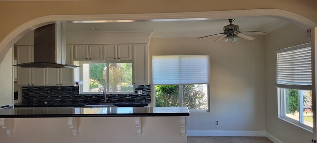 Foto del edificio - 2438 Gum Tree Ln