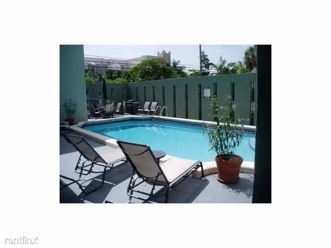 Building Photo - 1 br, 1 bath Condo - 611 NE 14th Ave xxx
