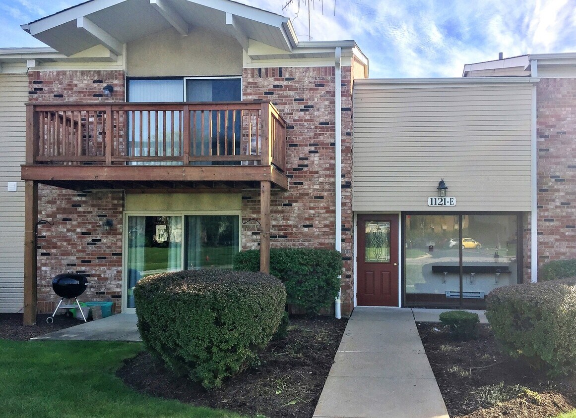 1121 Hinswood Dr Unit 102, Darien, IL 60561 Condo for Rent in Darien