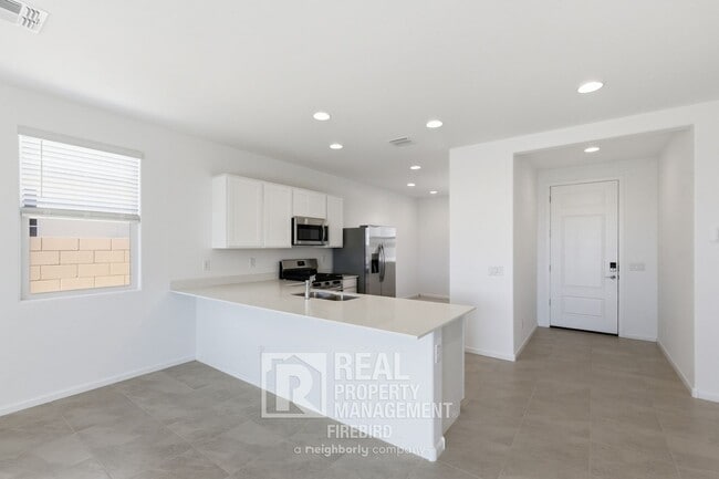 Foto del edificio - 17333 W Smoketree Dr