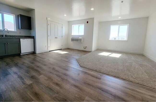 Foto del edificio - 5963 N Freedom Rd