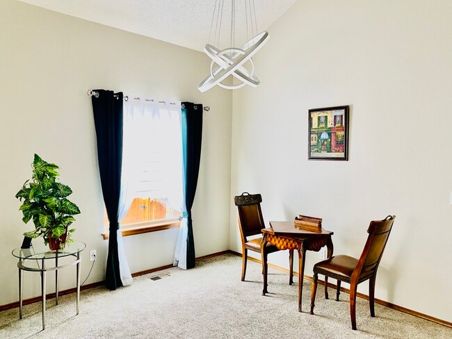 Foto del edificio - 2130 Silkwood Dr