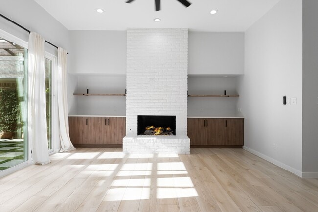 Building Photo - 14140 Regency Pl