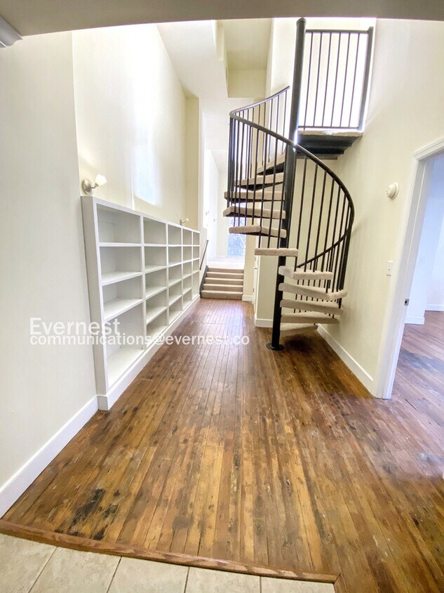 Foto principal - 525 E Grace St