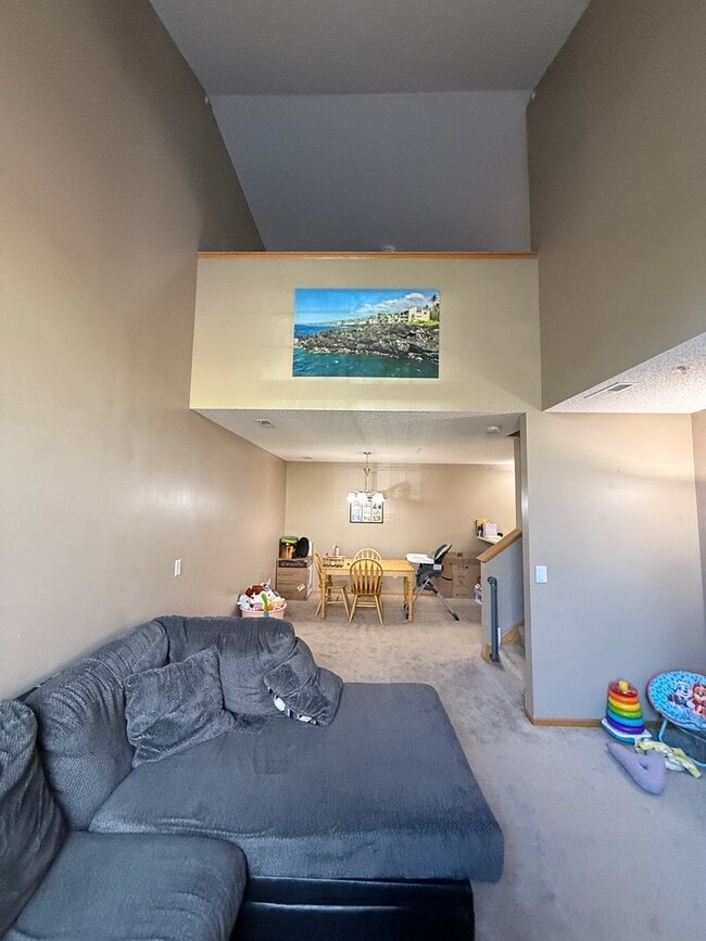 Building Photo - Beautiful 2 Bed, 2 Bath Townhome for Rent ...