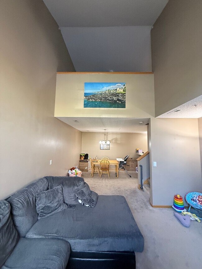 Foto del edificio - Beautiful 2 Bed, 2 Bath Townhome for Rent ...