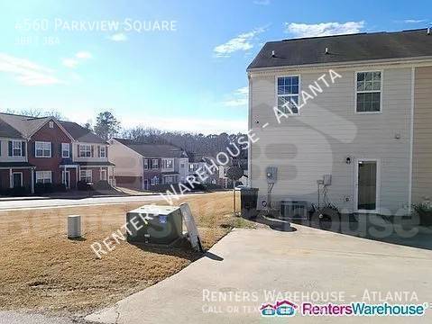 Foto del edificio - Spacious 3 Bedroom End-Unit Townhome