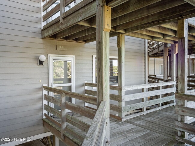Foto del edificio - 525 Salter Path Rd