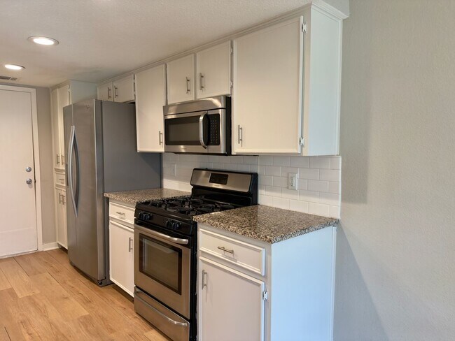 Foto del edificio - Single Story 2/2.5 in NW Austin