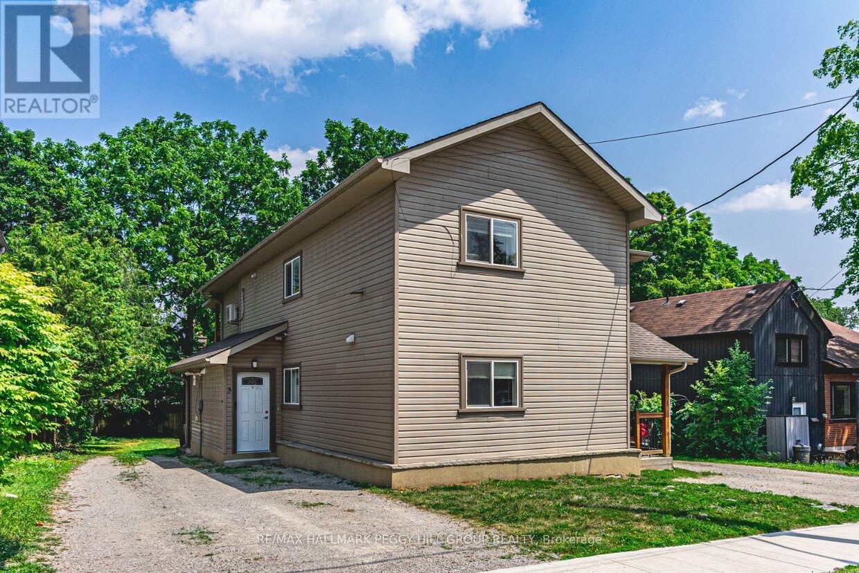 Primary Photo - 266-266 Canice St