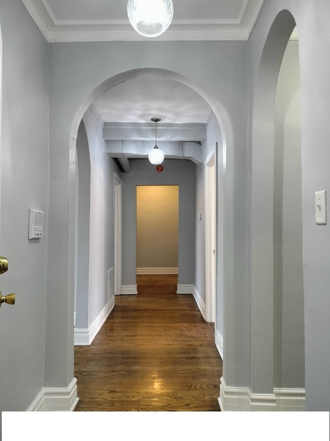 Building Photo - 1739 W 80th St