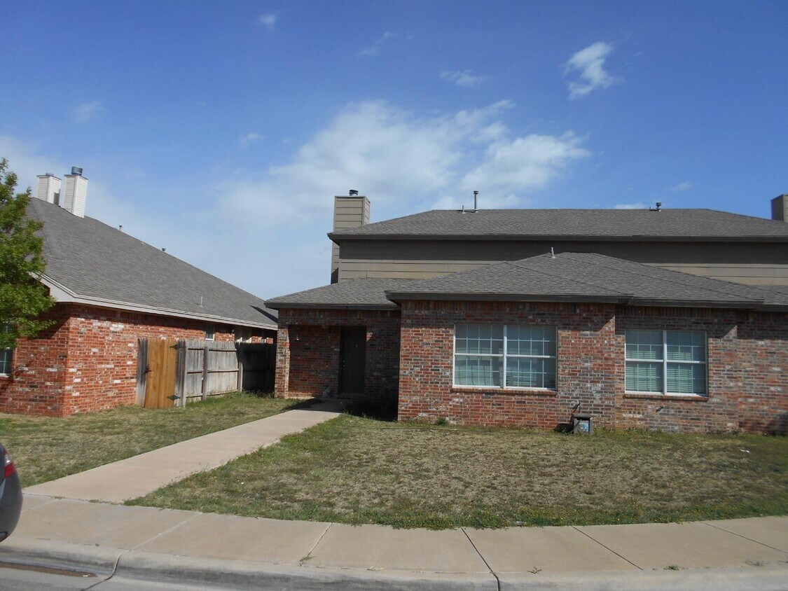 3104 109th St, Lubbock, TX 79423 Townhome Rentals in Lubbock TX