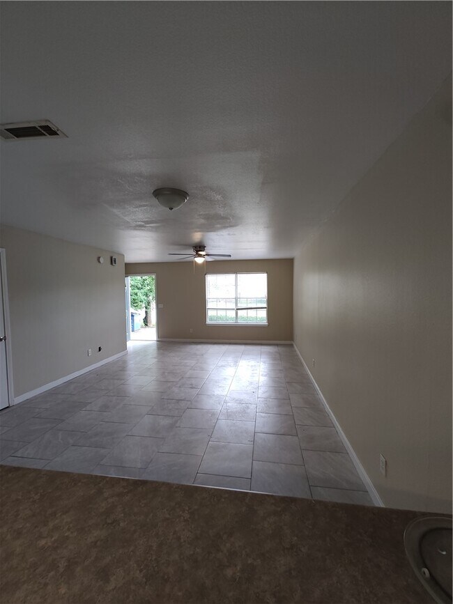 Foto del edificio - 21 W Rainsong St
