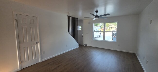 Building Photo - 219 Mullican St