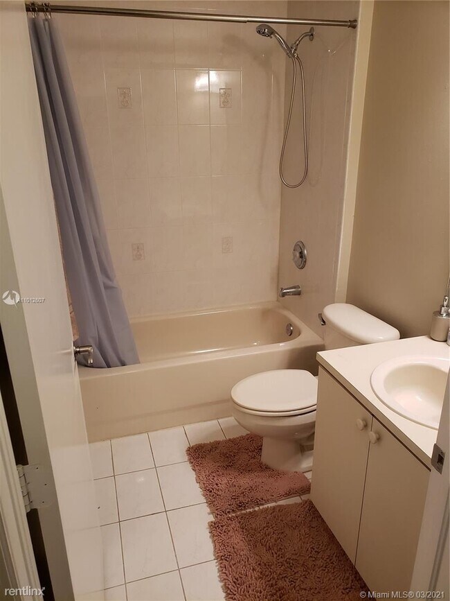 Building Photo - 3 br, 3 bath Townhome - 4918 Tradewinds Ter