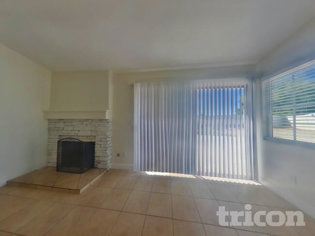 Foto del edificio - 14353 Victor Dr