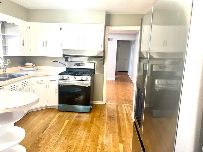 Foto del edificio - 6537 N Knox Ave