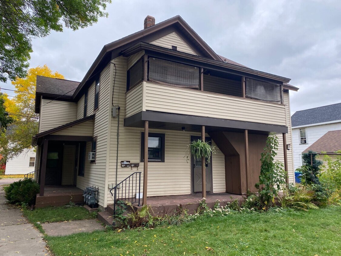 121 S 7th St Unit 3C, Wausau, WI 54403 Room for Rent in Wausau, WI