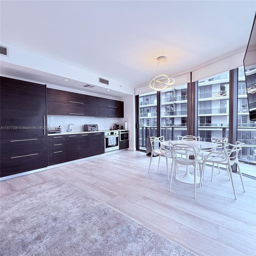 Foto principal - 55 SW 9th St