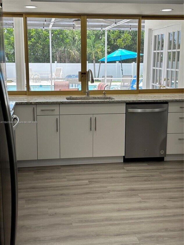 Foto principal - 3 bedroom in Hollywood FL 33021