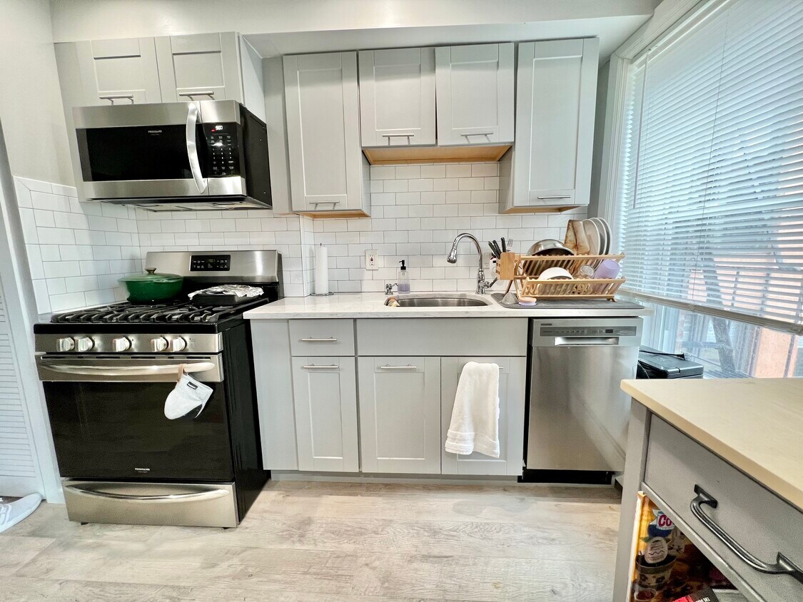 Primary Photo - 227 North St
