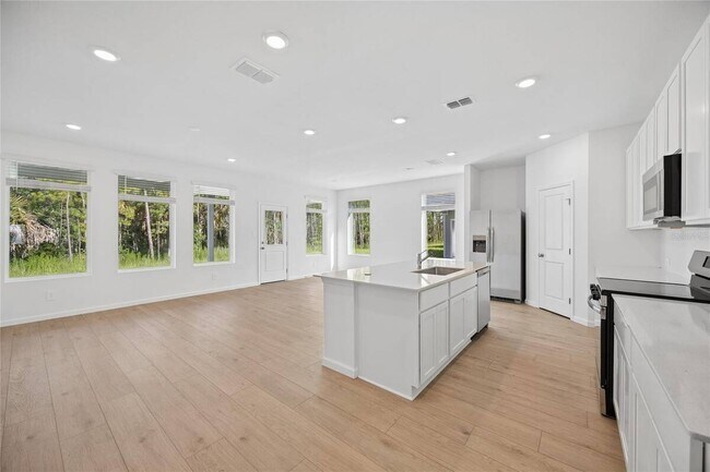 Foto del edificio - 5087 Loggia Ln