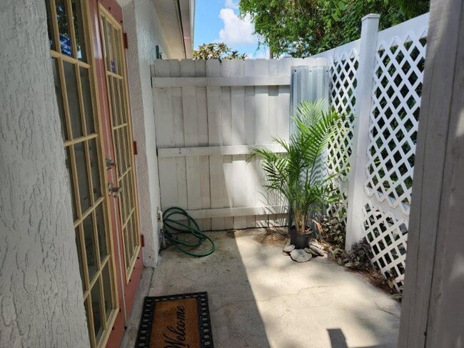 Patio - 504 13th Pl