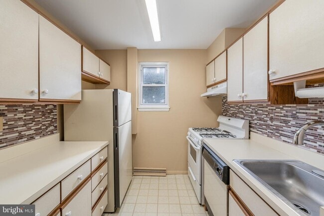 Building Photo - 4411 Falls Bridge Dr