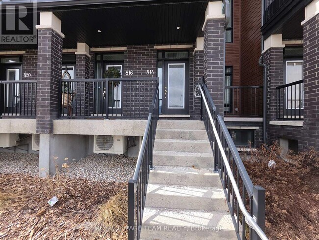 Photo du bâtiment - 814 Ralph Hennessy Ave