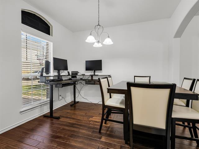 Foto del edificio - 3107 Willowdale Dr